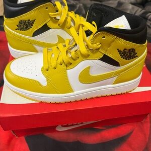 Jordan Women's Sneakers Yellow and White